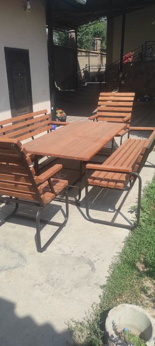 Скамейки , стол +2 кресла