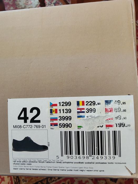Vând pantofi piele intoarsa
