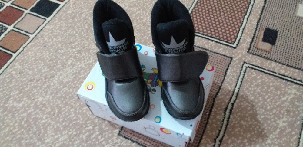 Обувь  для девочки.