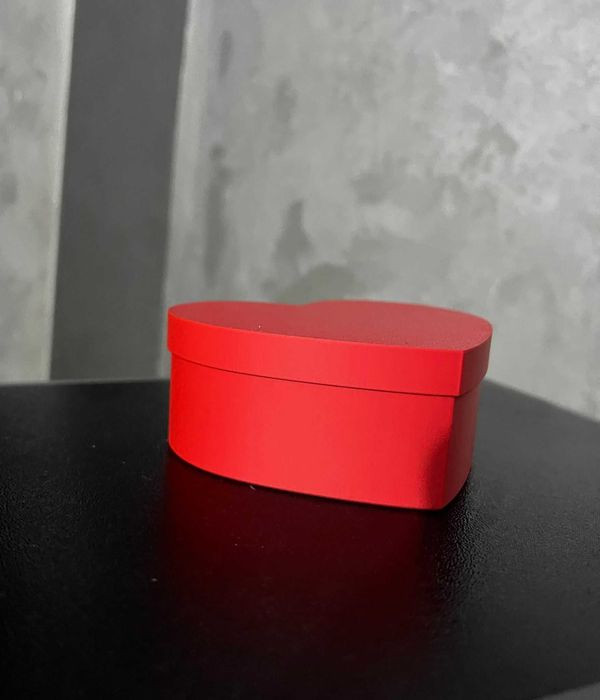 Cutie in forma de inima – rosie – 10x9x5 cm