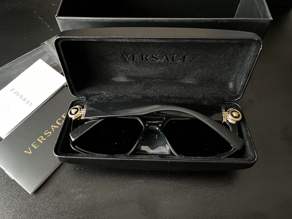 Ochelari de soare versace noi