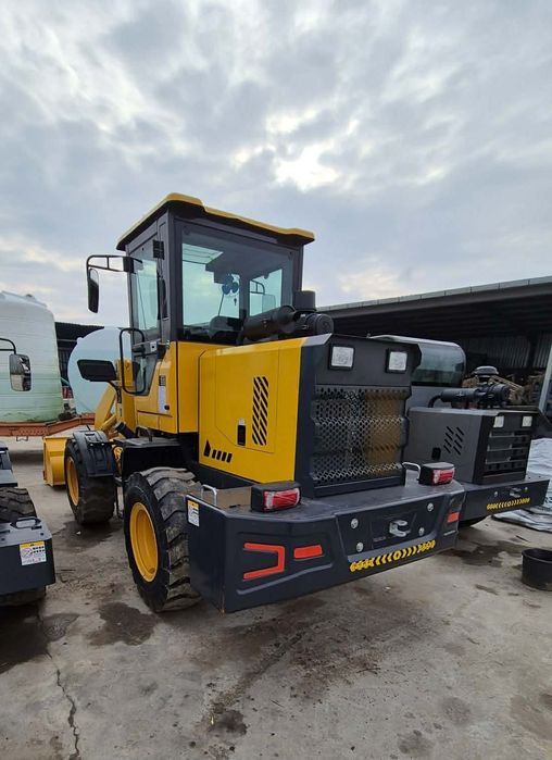 Тежкотоварен челен товарач