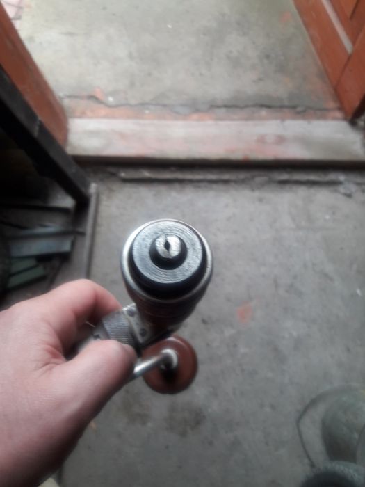 Продам ручную дрель,(коловорот).