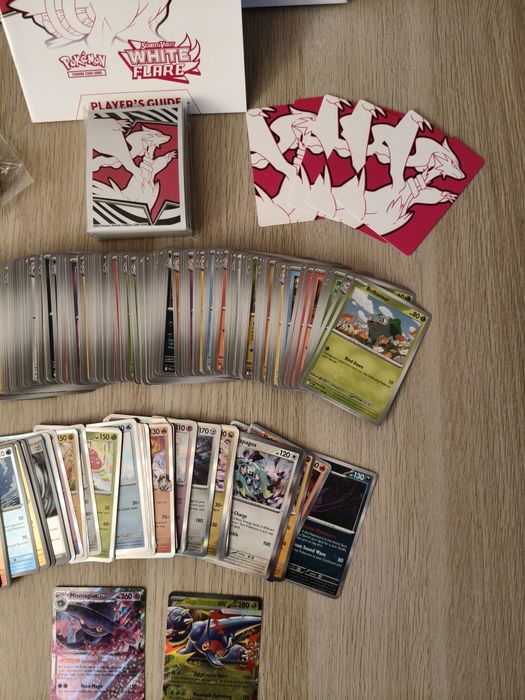 Mega Bulk Bundle (ETB White Flare + accesorii, bulk 341 cărți diferite era Mega Evolution)