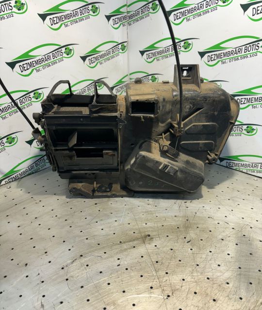 Carcasa aeroterma Nissan Terrano R20