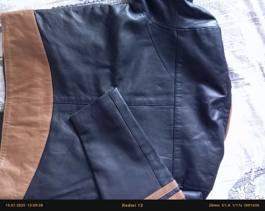 Продам детскую кожанку