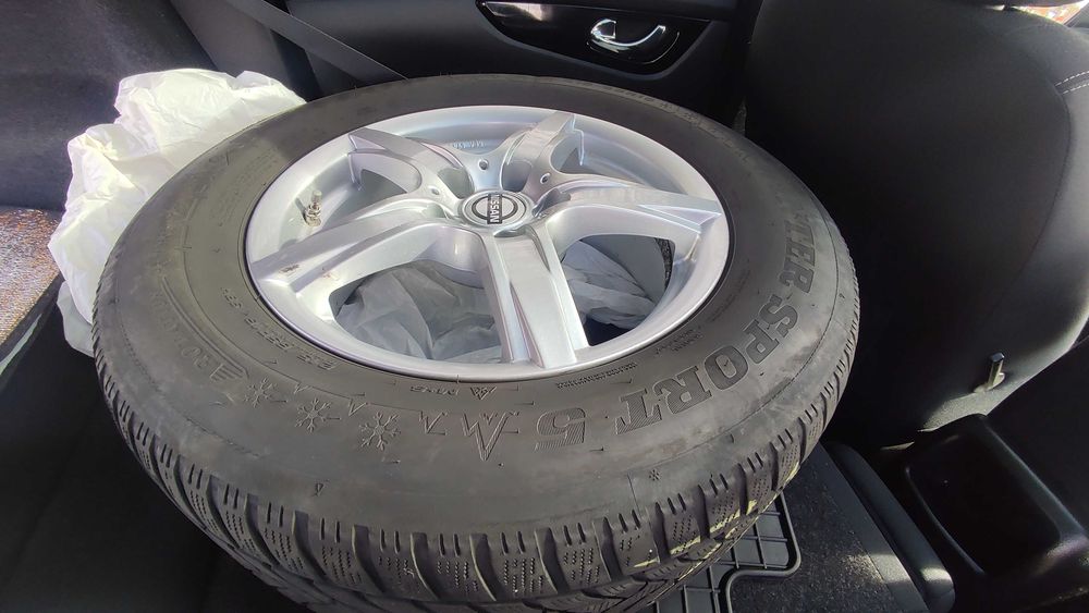 Roți de  iarnă  Nissan 215/65/R16 DUNLOP