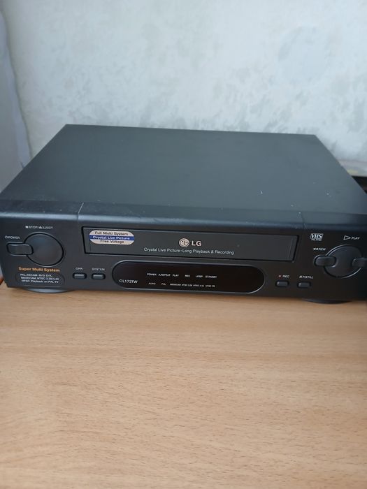 Видеомагнитофон - LG
