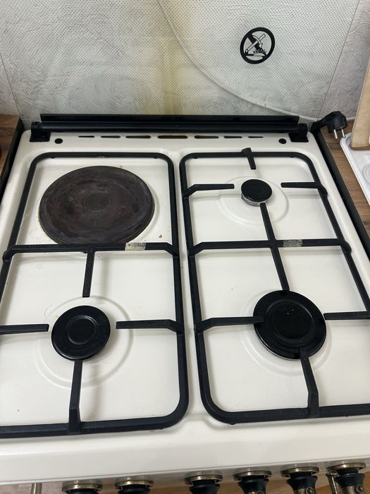 Продам газ плиту