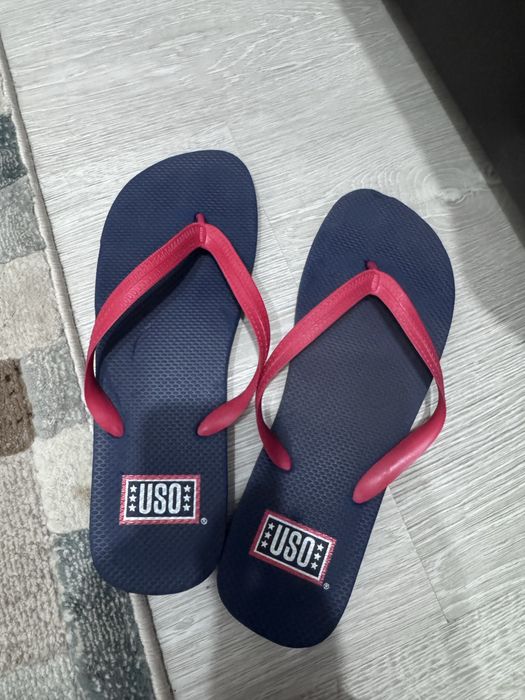Vand papuci de plaja