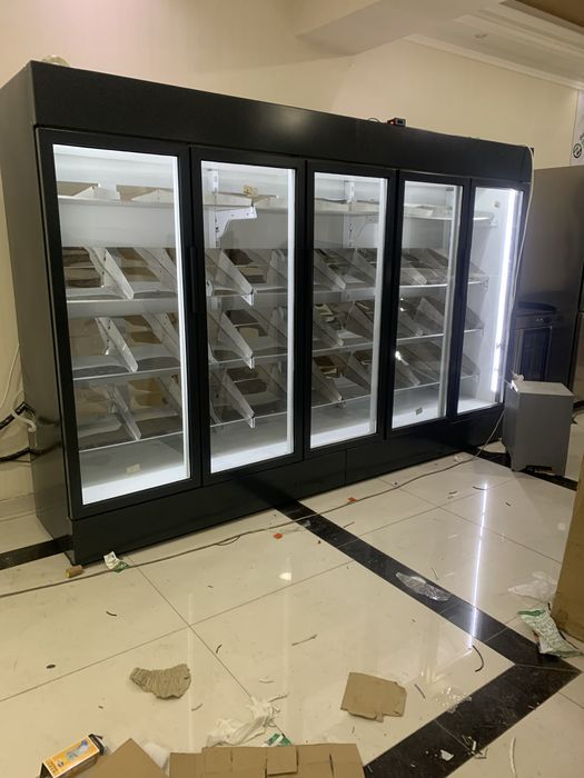 Vitrina xolodilnik YANGI