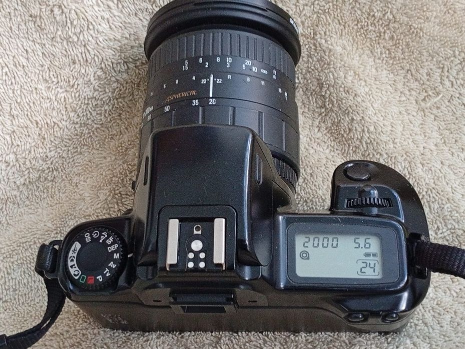 Aparat foto Canon EOS 1000F N