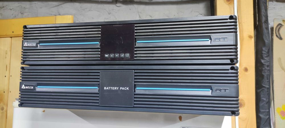 UPS Delta 5 kW с 20 броя батерии 12 V 7 Ah.