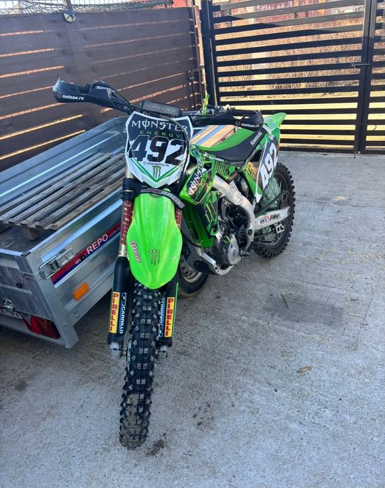 Vând kawasaki 250