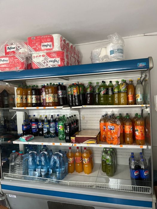 Vitrină diverse, mezeluri/lactate/bauturi