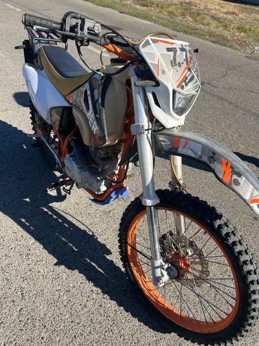 Продам эндуро 250 кубов