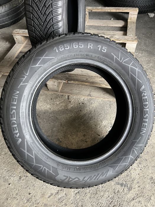 2 anvelope de iarna 185/65/15 Vredestein DOT 2023!