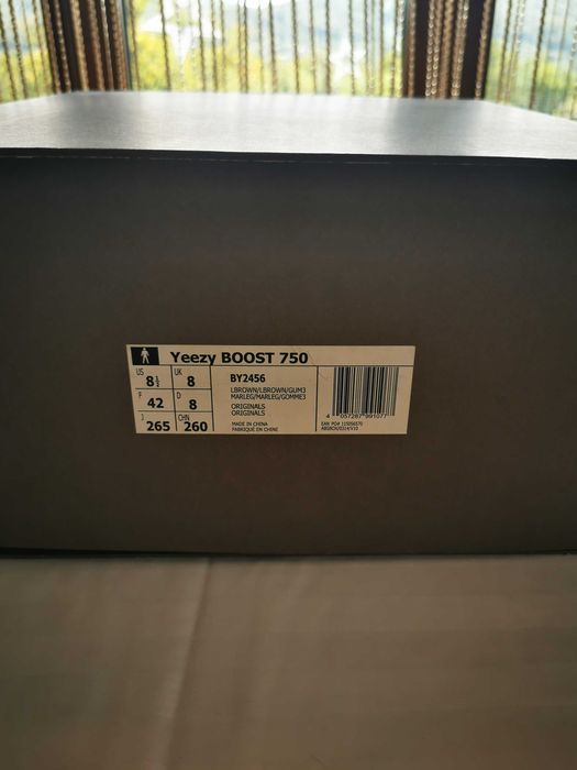 Yeezy Boost 750 Light Brown Gum size UK8 EU42 NEW