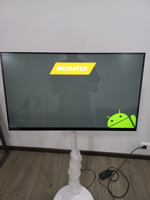 27' LCD Kiosk Monitor Sensor Android 11