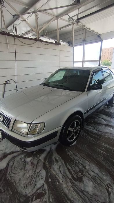 Продам Ауди 100с4