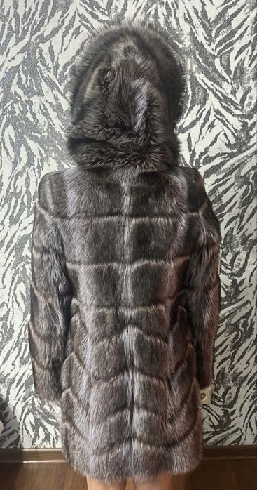 Шуба зимняя  из енота