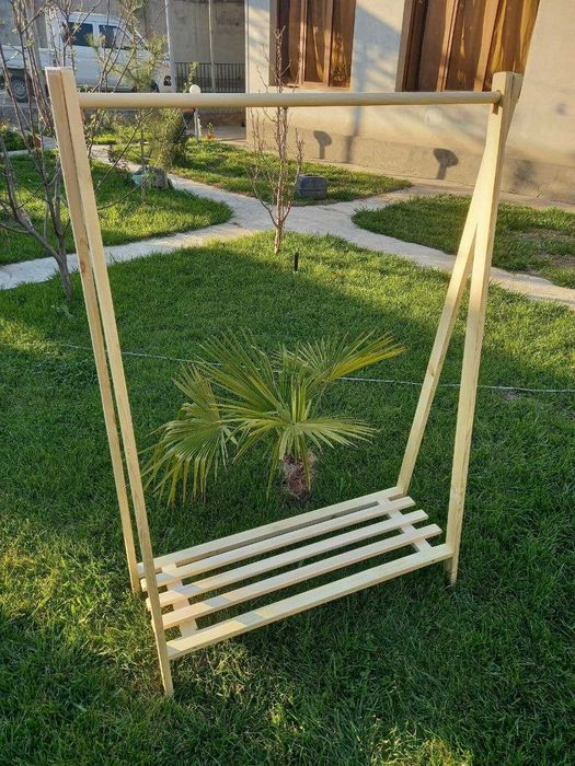 Напольная вешалка