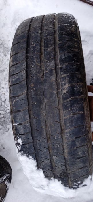 Резина 205/70 Р15.