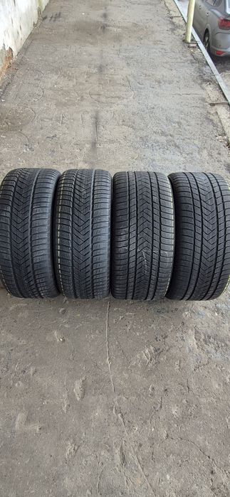 4 anvelope iarna RFT Pirelli,fata 275/40/21,spate 315/35/21.Pret/buc.