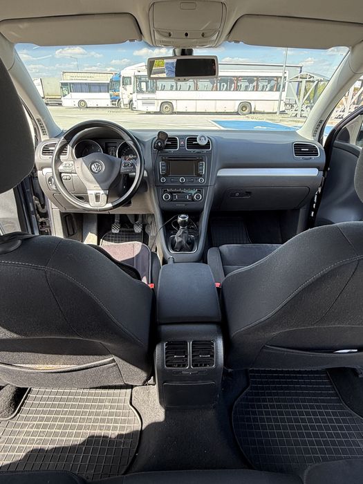 Vând golf 6 1.6 TDI 2010