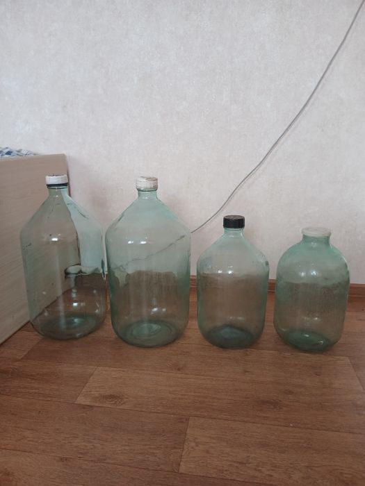 Продам  бутыль 20 и 10 литровые