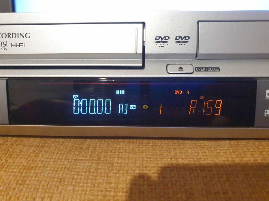 Panasonic DMR-ES30V VHS-DVD recorder