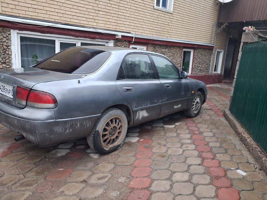 Мазда кронс  срочно продам