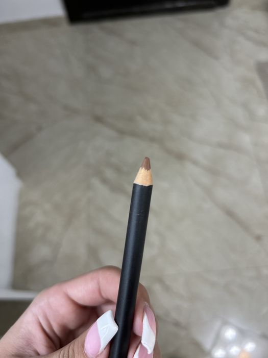 Молив за устни MAC