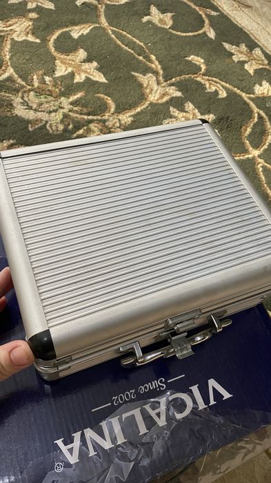 2 чемодан с пренадлежностями для татуажа