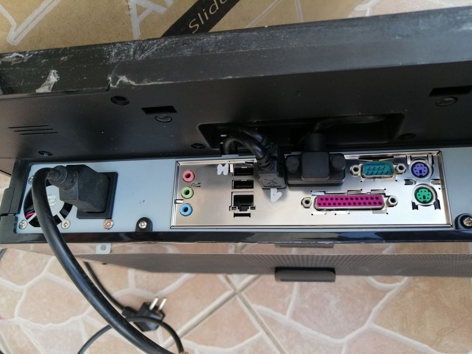 Computer masa tip tv