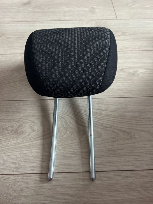 Tetiera Ford Fiesta 2010 spate mijloc