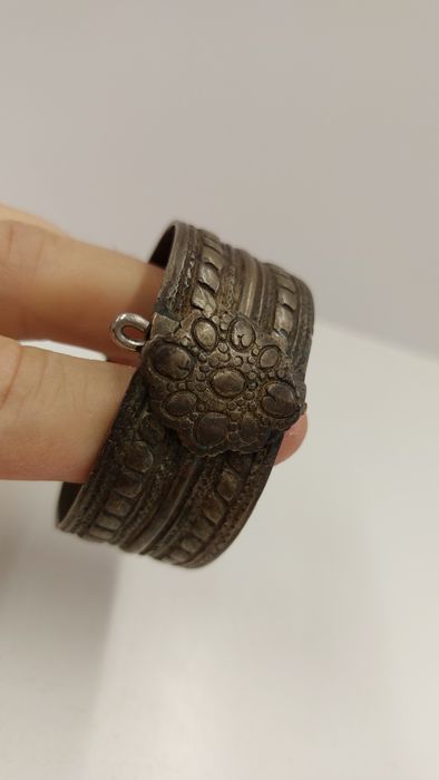 Възрожденска гривна рогатка трепка пафти сачан