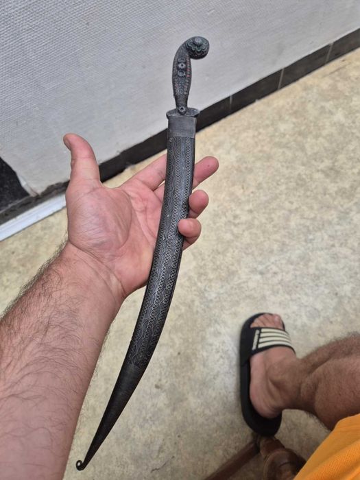 Pumnal vintage arabesc