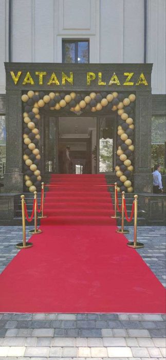 Стойки ограждения,президентские стойки, стойки ограничения с канатом.