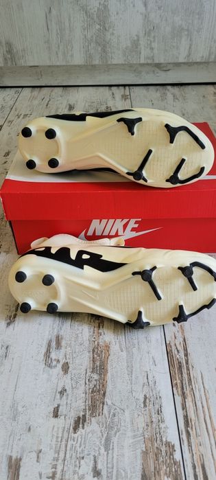 Детски бутони Nike 40 лв.