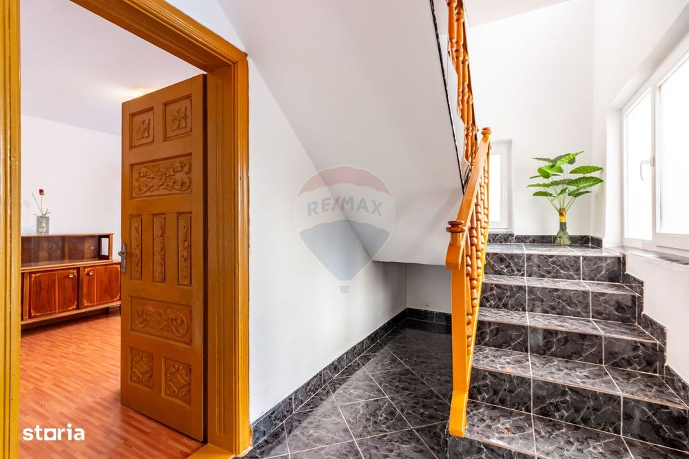 Casă / Vilă de vânzare Picior de Munte, Dambovita