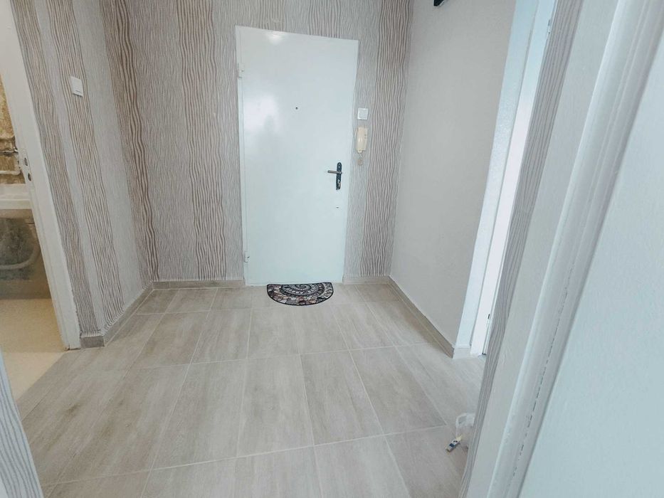 Продава се Двустаен апартамент в Силистра, Център - 50 кв.м за 858 €/кв.м - Снимка #6