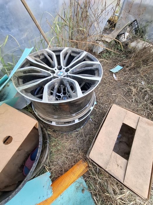 Vand jante x6  ,4 jante bmw cu tot cu cauciucuri ,si trei de x3