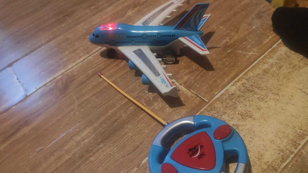 avion copii cu telecomanda