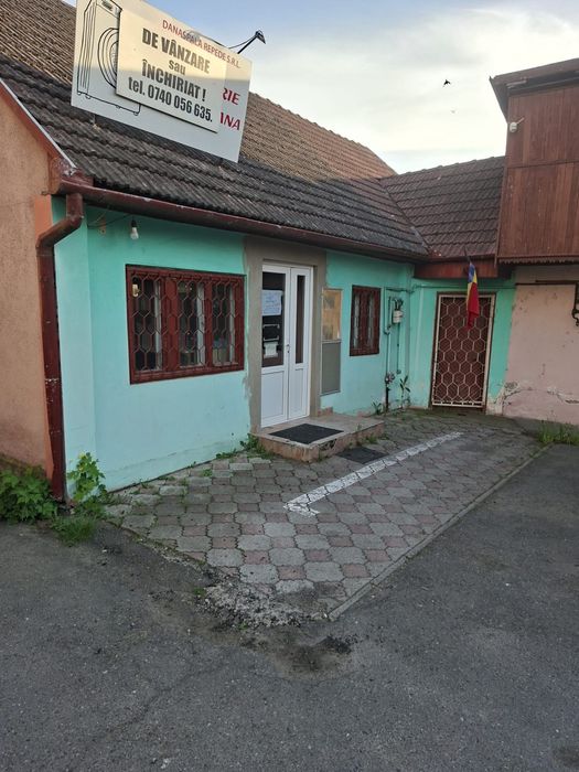 Spațiu comercial de vânzare sau închiriat – Reghin, str. Pomilor nr. 7, vad comercial bun