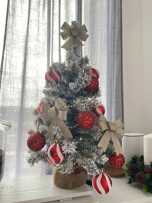 Коледна елха и аксесоари