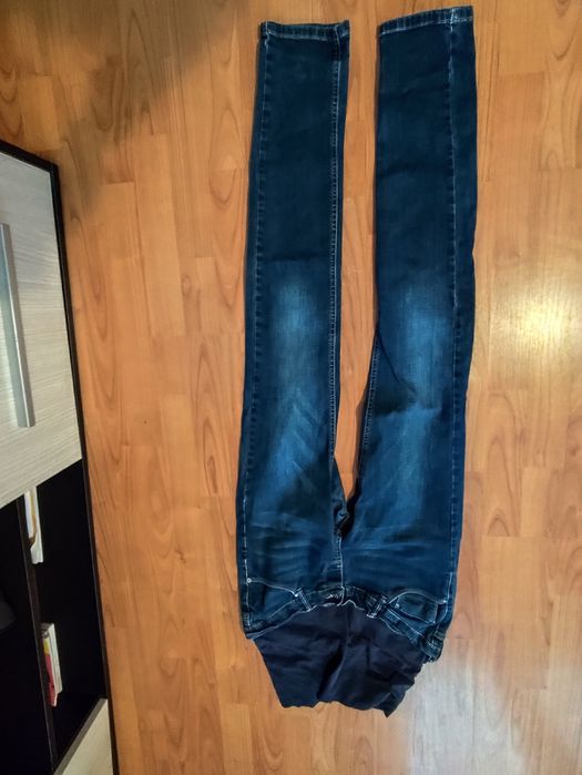 Pantaloni jeans gravide