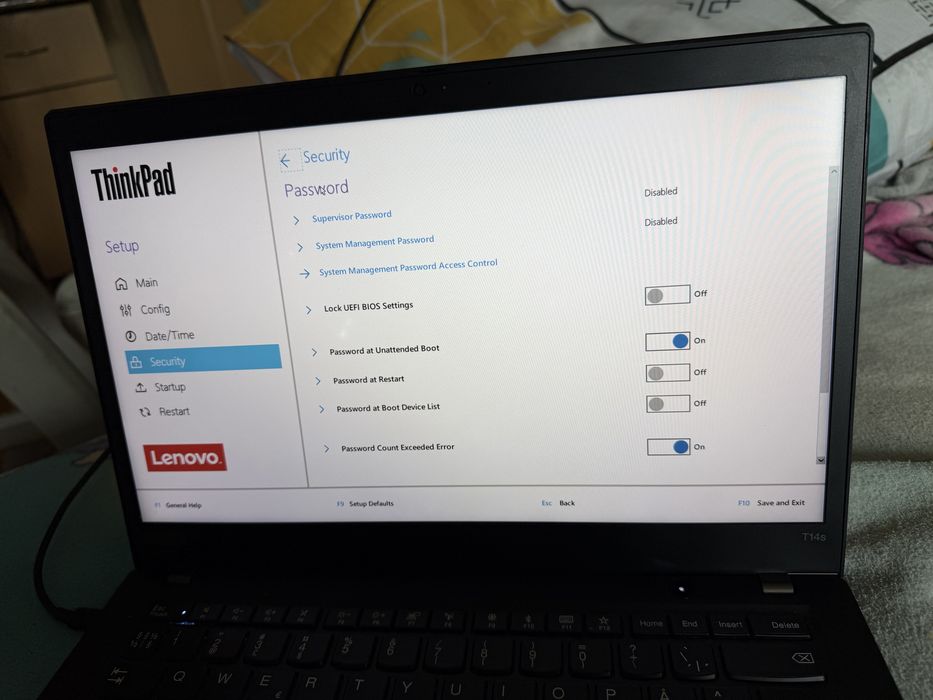 Vand laptop Lenovo T14s