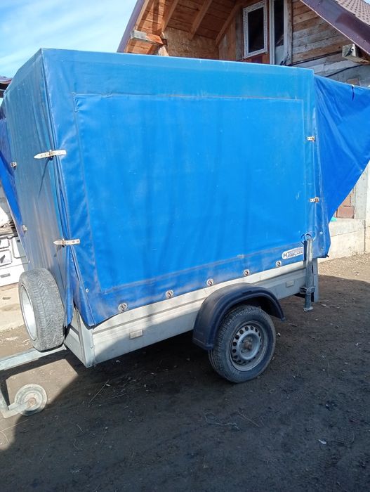 Remorca cu  posibilitate  comerciala