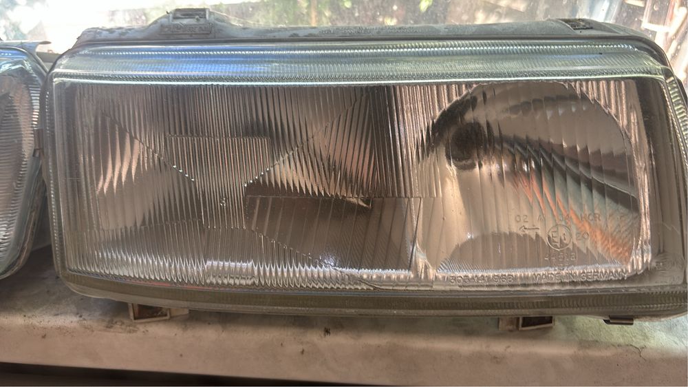 Фары на Passat B4